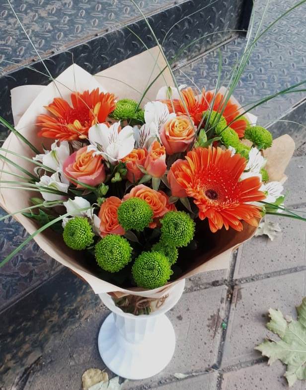 Букет цветов из: Герберы, Хризантемы, Альстромерии и Розы в Газопроводск