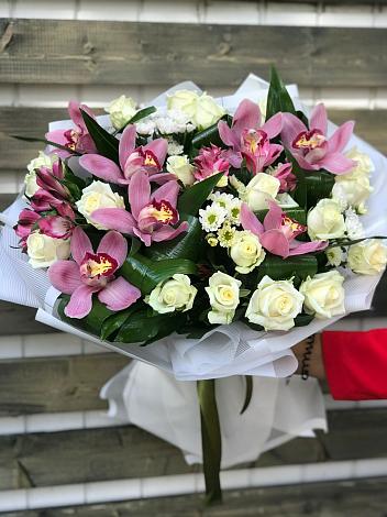 Букет цветов из: Розы и Хризантемы в Газопроводск