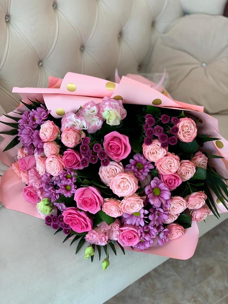 Букет цветов из: Хризантемы, Розы и Лизиантусы в Газопроводск