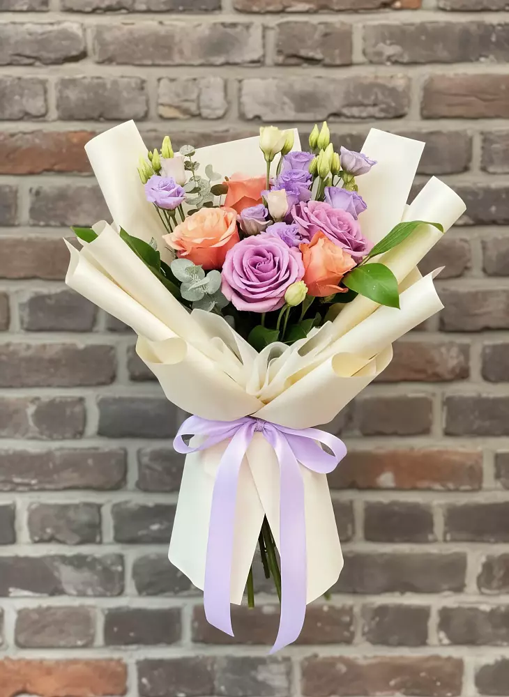 Букет цветов из: Лизиантусы и Розы в Газопроводск