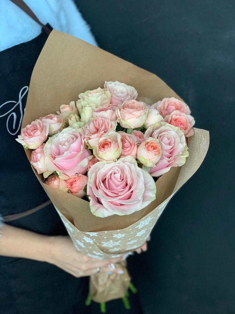 Букет цветов из: Хризантемы и Розы в Газопроводск