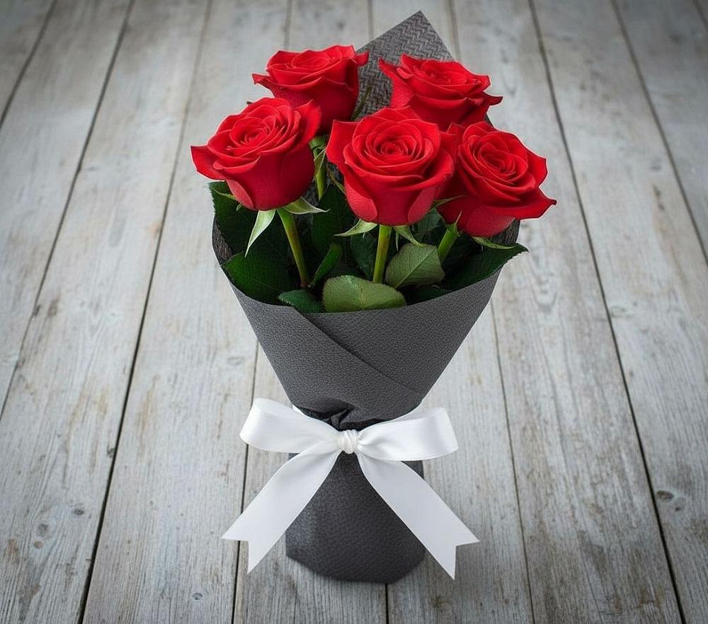 Букет 5 Красных роз Эдлесс Лав в Газопроводск