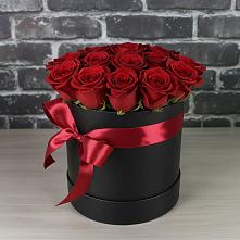 Цветочная композиция из Розы в шляпной коробке в Газопроводск