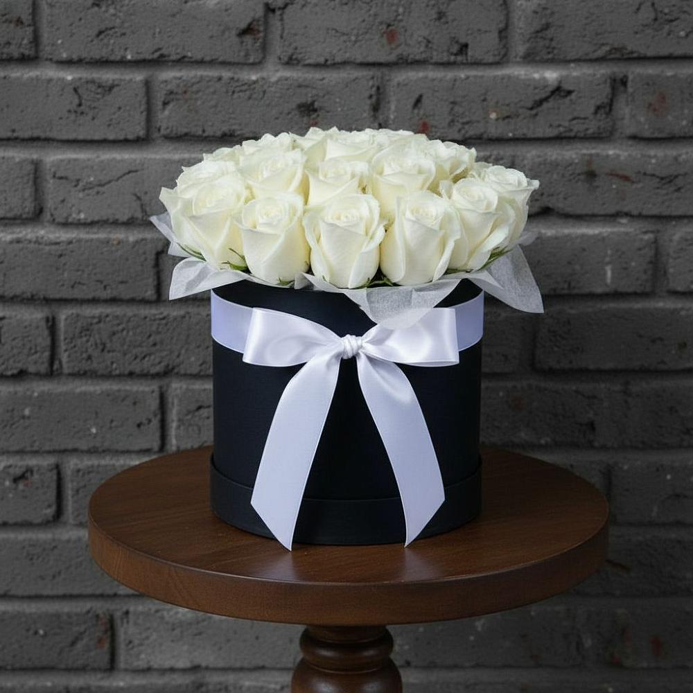 Цветочная композиция из Розы в шляпной коробке в Газопроводск