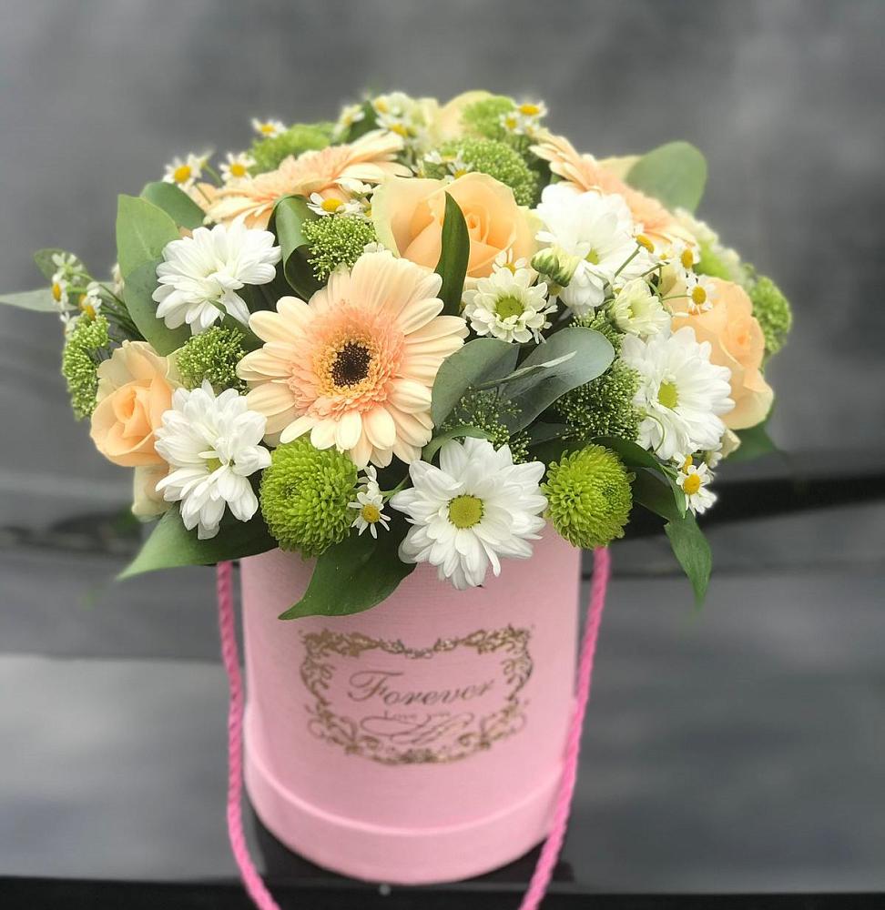 Цветочная композиция из Розы, Герберы и Хризантемы в шляпной коробке в Газопроводск