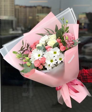 Букет цветов из: Розы, Лизиантусы и Хризантемы в Газопроводск