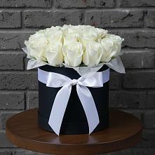 Цветочная композиция из Розы в шляпной коробке в Газопроводск